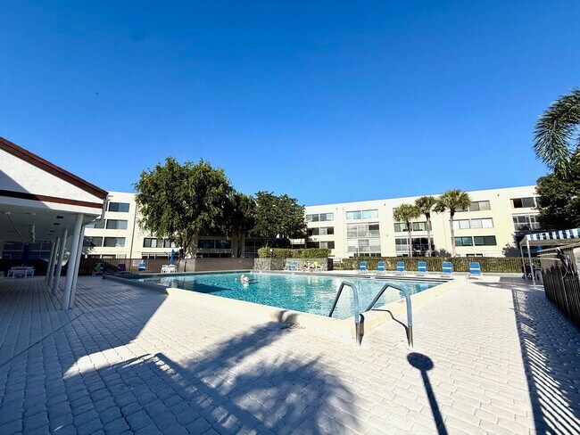 Building Photo - 3162 Via Poinciana