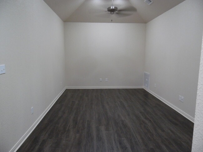 Building Photo - 301 Panther Way