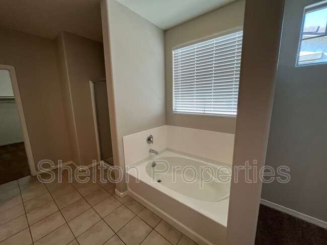 Building Photo - 10817 W San Juan Ave