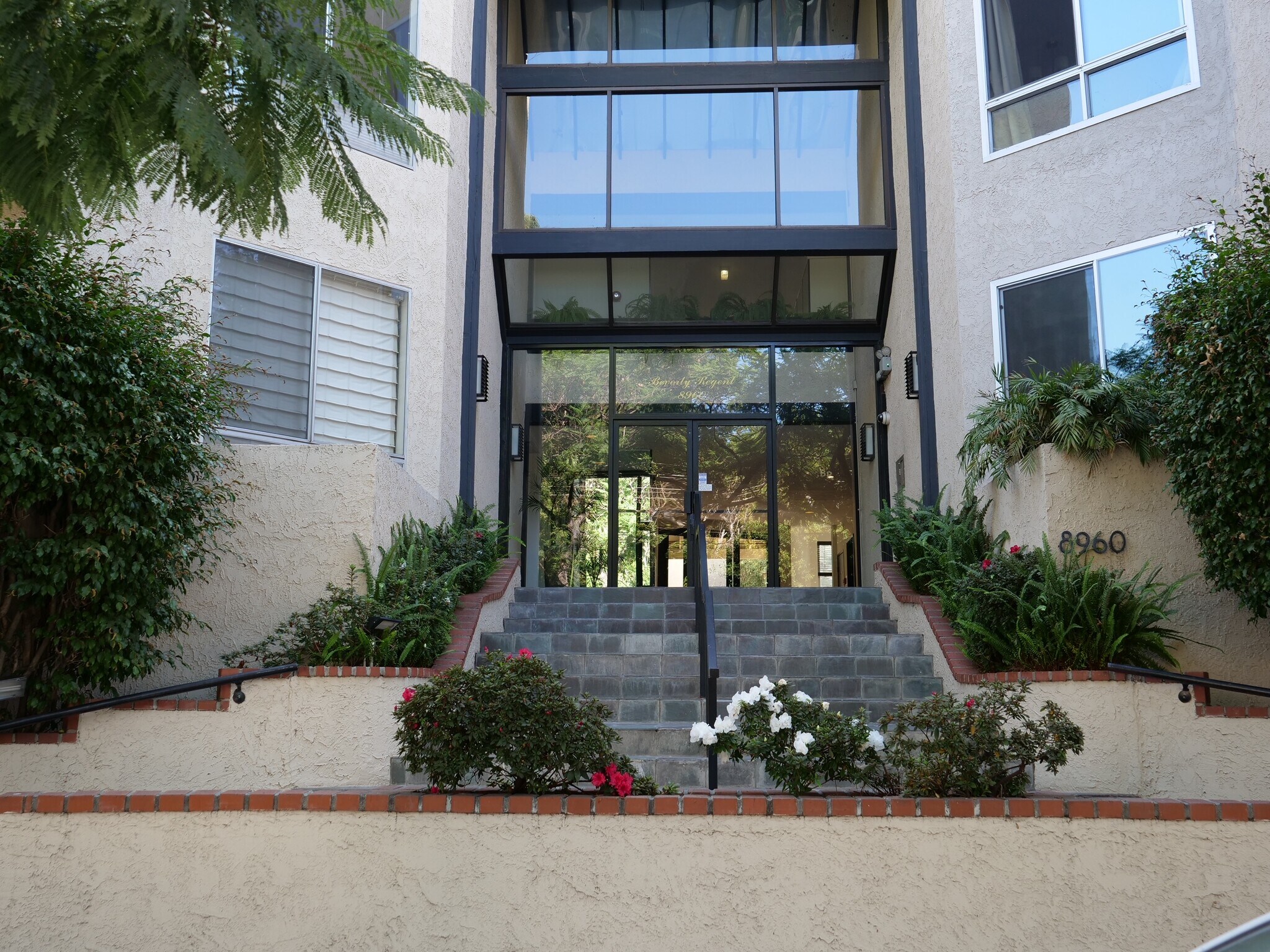 Building Photo - 8960 Cynthia St