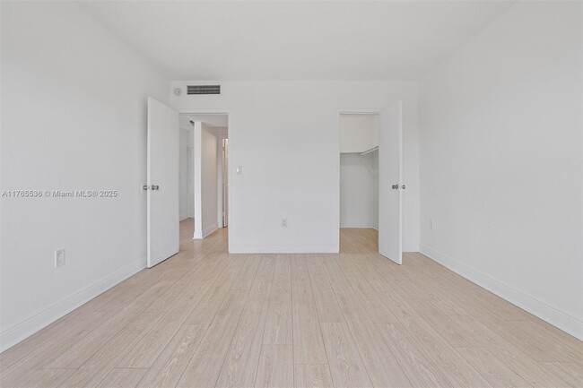 Building Photo - 4920 NW 79th Ave