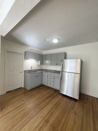 Building Photo - 5 Austin St