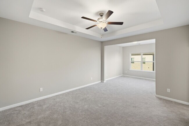 Building Photo - 318 Commons Ave