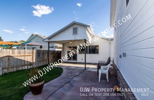 Building Photo - 11219 W Abram Dr