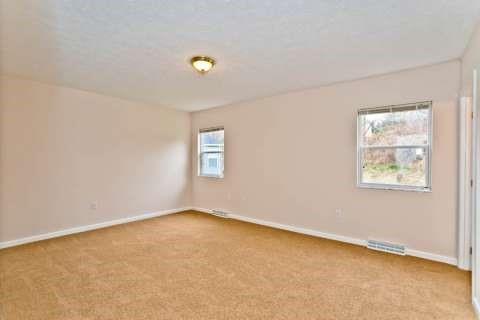 Building Photo - 221 Cottonwood Ln