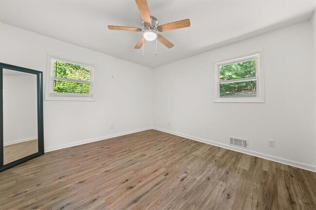 Building Photo - 5300 Binford Pl SW