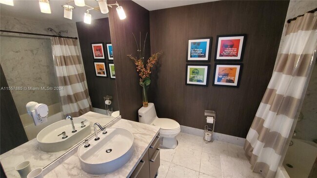 Building Photo - 253 NE 2nd St