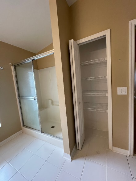 Building Photo - 4321 Swanna Dr