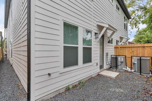 Building Photo - 3613 Rosalie St