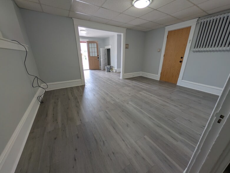 Living/Dining - 220 Lloyd St