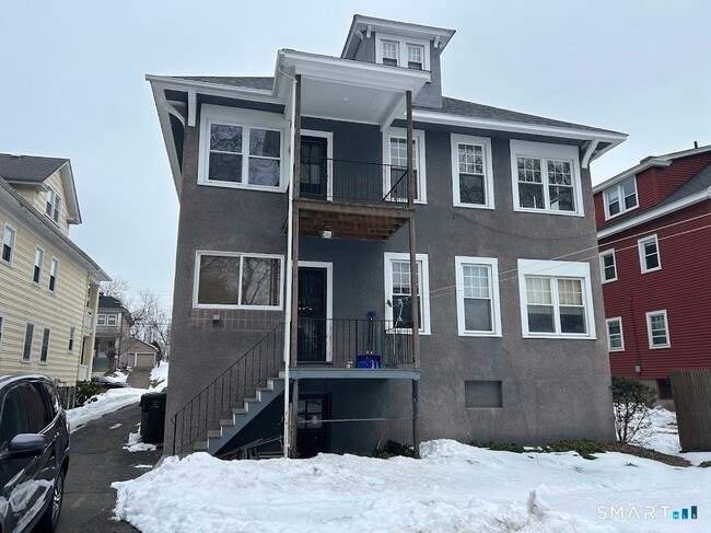 Building Photo - 108 Maplewood Ave