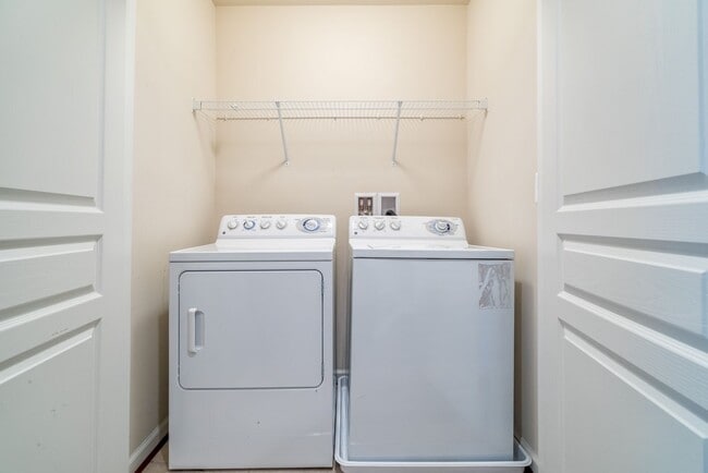 Building Photo - Gorgeous And Upgraded 2 Bedroom 3.5 Bathroom End Unit Townhome In Popular Shirlington Crest