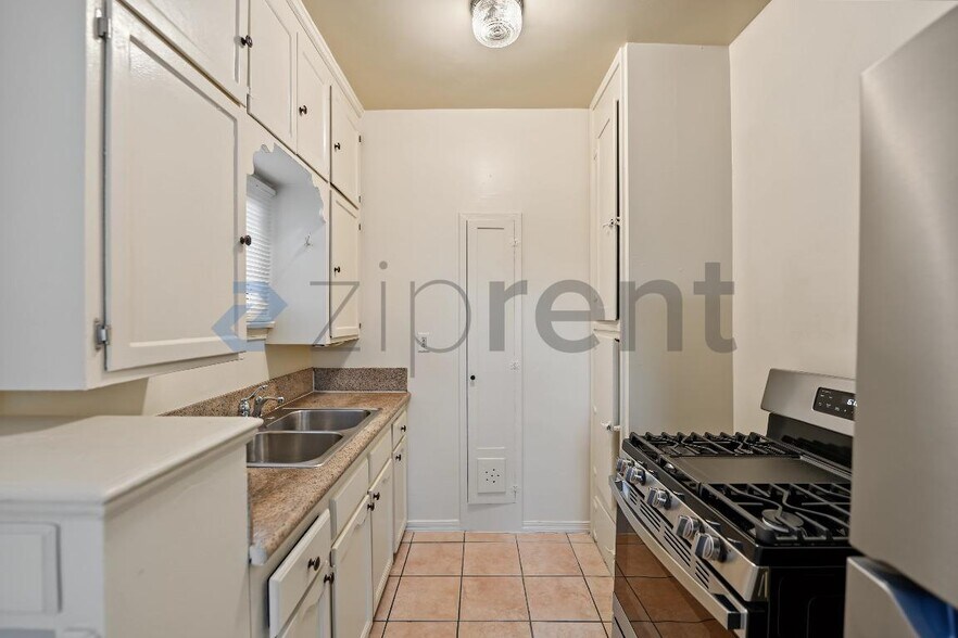 Building Photo - Unit 4268