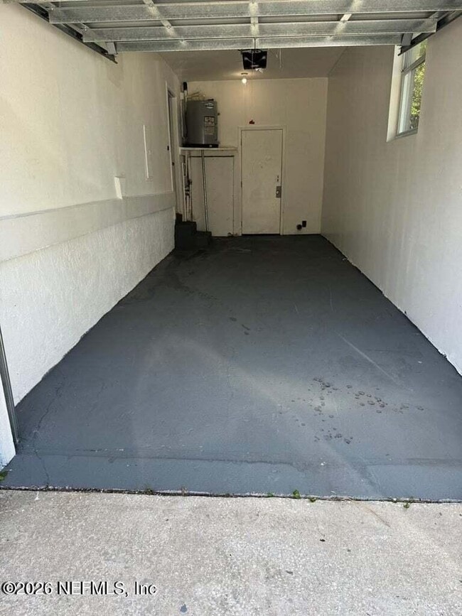 Building Photo - 2706 Palafox St