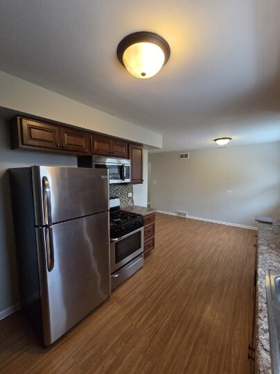 Building Photo - 1311 Kenmore Ave