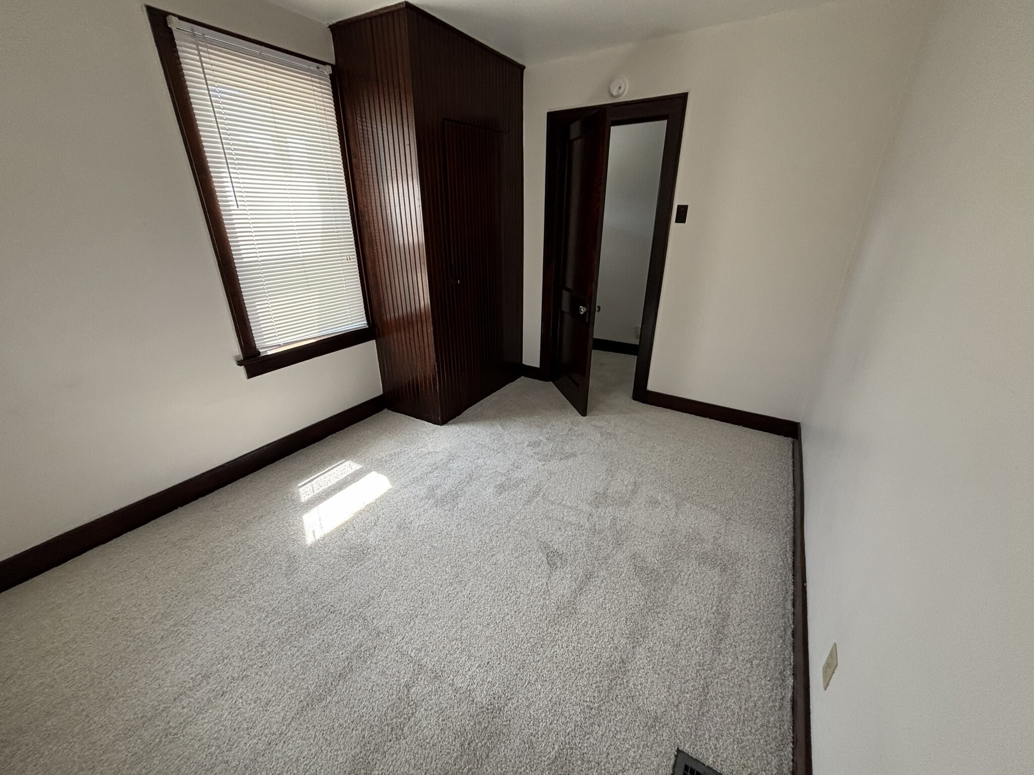 Building Photo - 912 Highland Ave