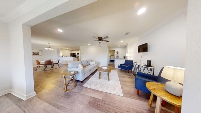 Building Photo - Vue-Dean