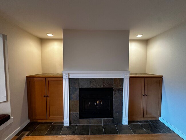 Building Photo - 4 Bed, 3 Bath Home in Hailey, Idaho with Beautiful Mountain Views