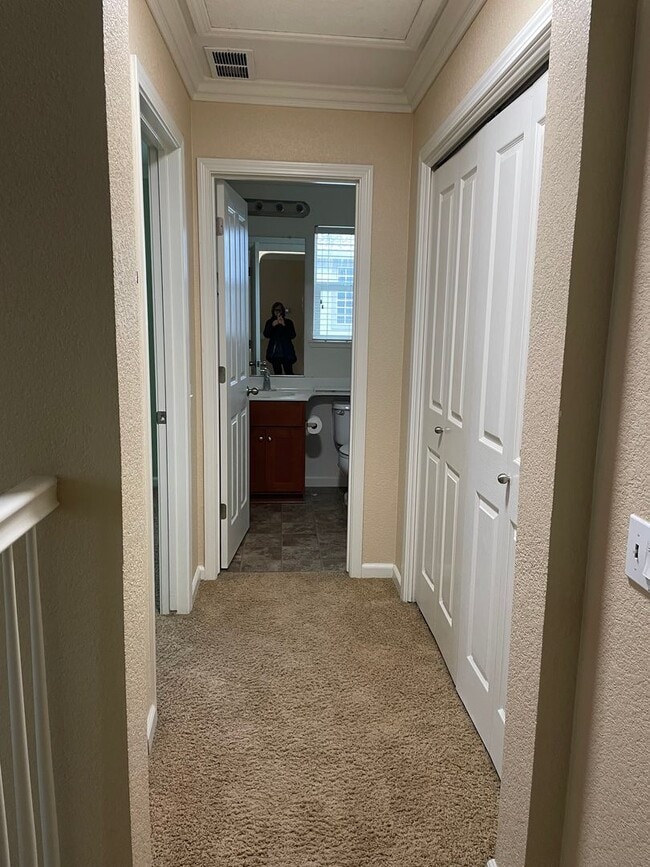 Building Photo - Beautiful 3 Bedroom Home in South Manteca – Prime Location!