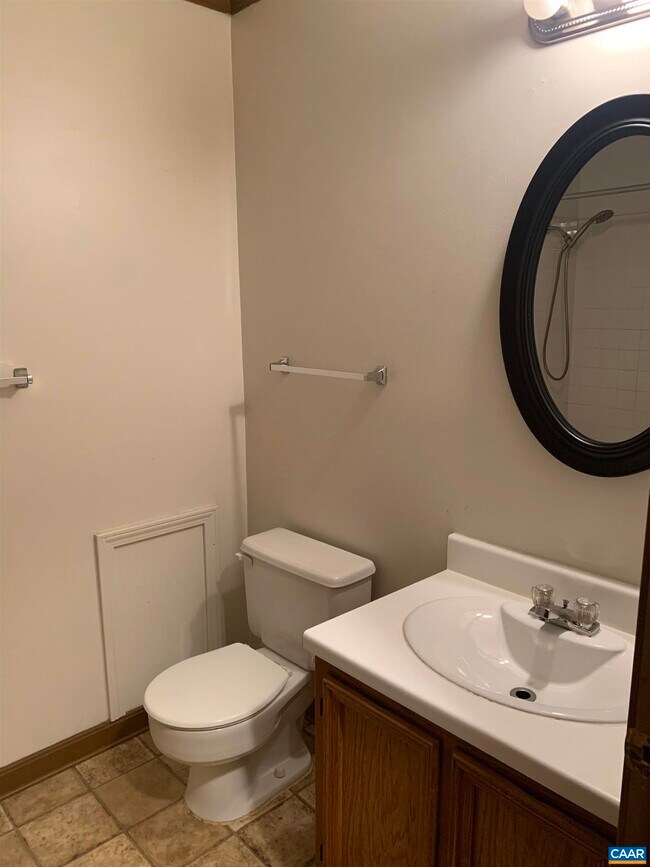Building Photo - 103 Cloverhill Ct