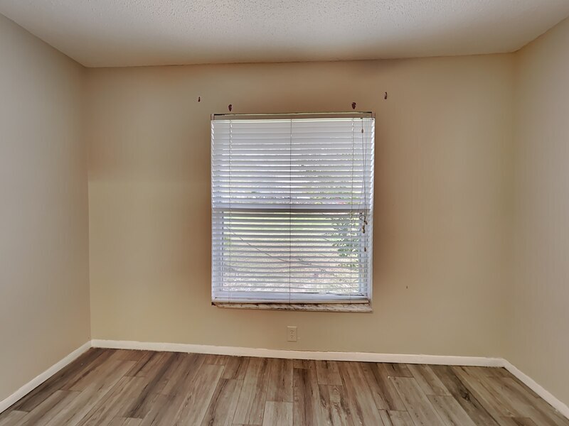 Building Photo - 2820 Abington Ave