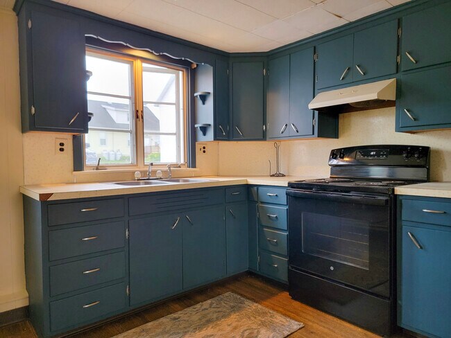 Building Photo - 984 W Main St