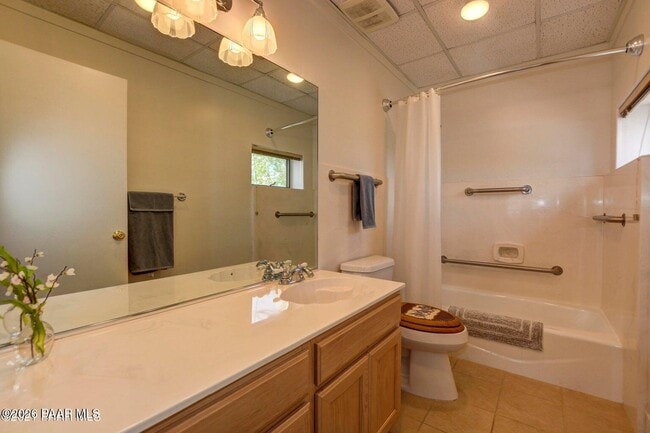 Building Photo - 502 Western Ave