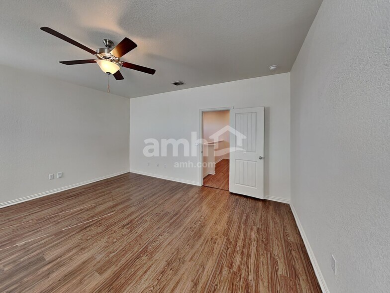 Building Photo - 2726 Wolfcreek