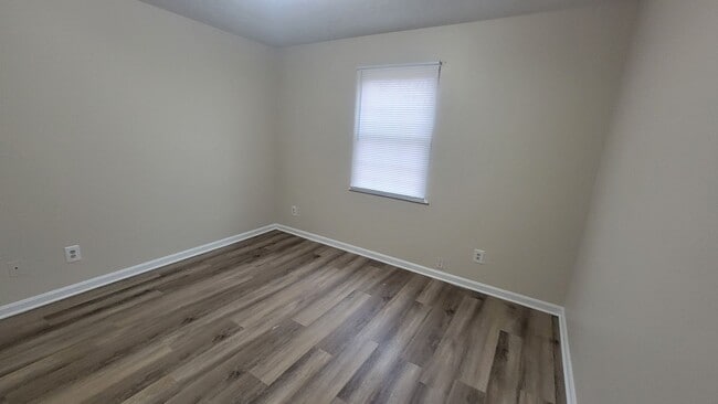 Building Photo - 6300 Jeffrey Dr