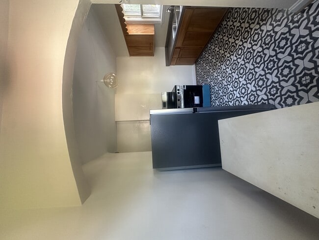 Building Photo - 401 Tibet Rd