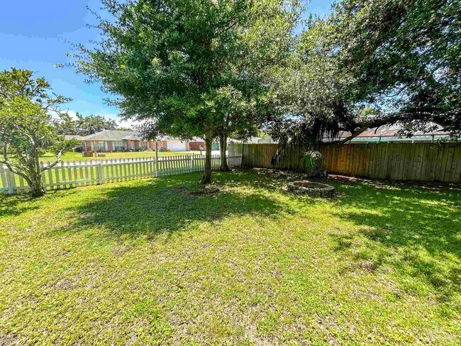 Building Photo - 1415 Tender Oaks Ln