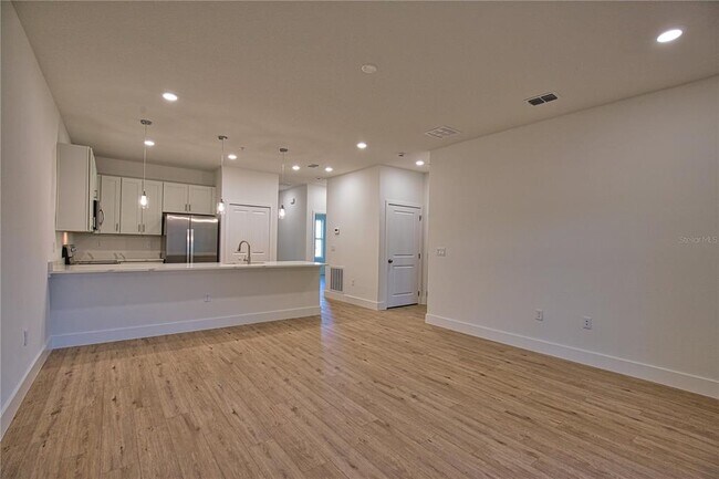 Building Photo - 289 Boundary Blvd