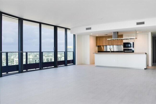 Building Photo - 1000 Brickell Plz