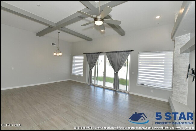 Building Photo - 12341 Desert Vista Ave