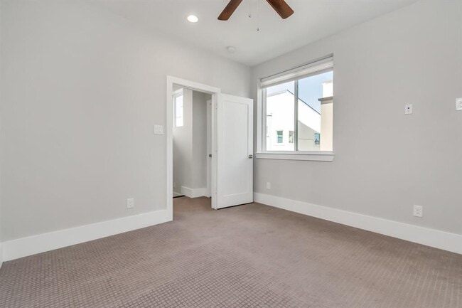 Building Photo - 3209 Garrow St
