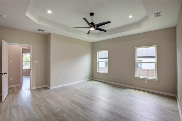 Building Photo - 5116 Bonnell Ave