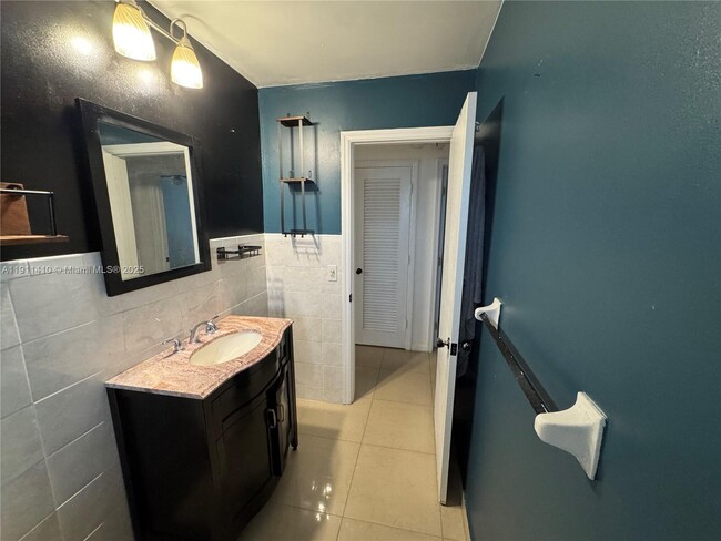 Building Photo - 4578 NW 16th Ave