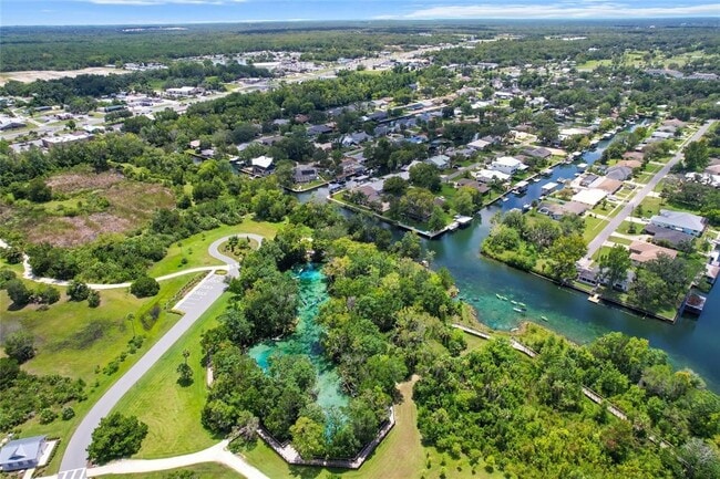 Building Photo - 222 NE 1st Ave