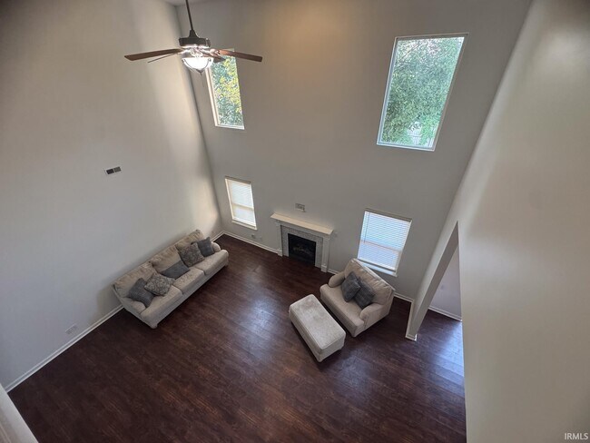 Building Photo - 2706 Grosbeak Ln