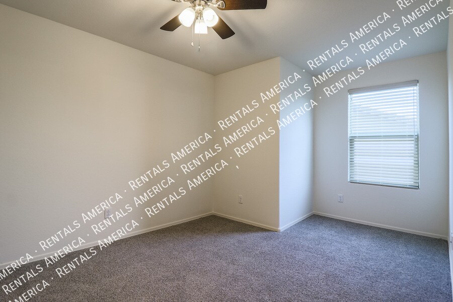 Building Photo - 16267 W La Ventilla Way