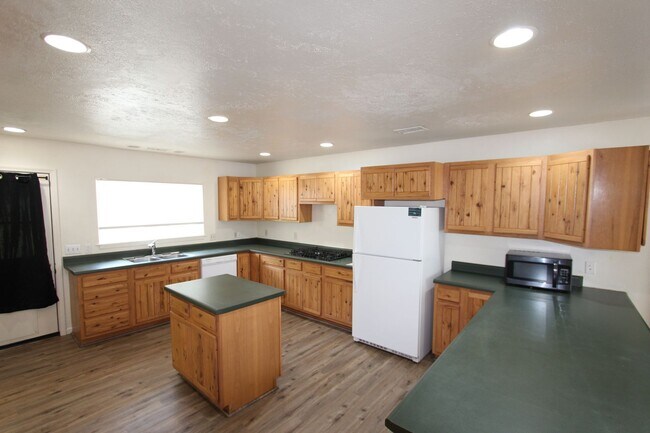 Building Photo - 3409 Pima Dr