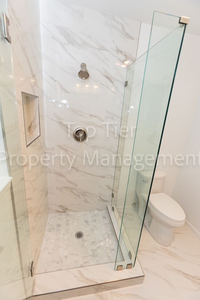 Building Photo - Charming Mid-Century Home | 4BR, 3BA | 2,4...