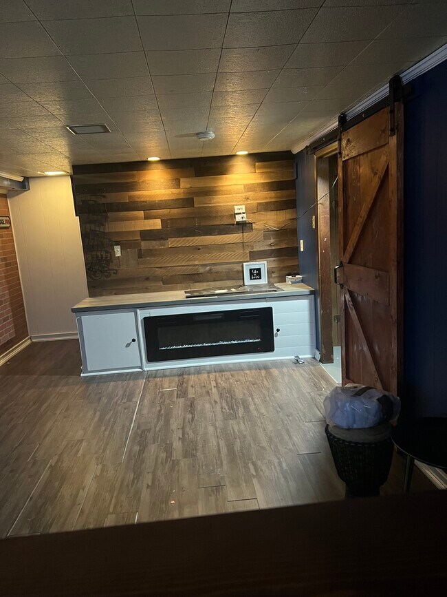 Building Photo - 1264 Brainard Rd