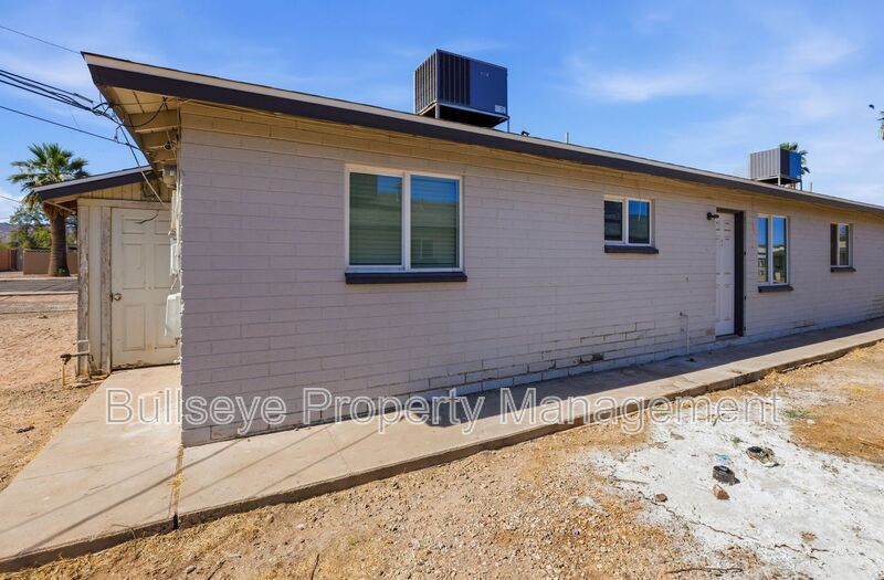 Building Photo - 5645 S 6th St