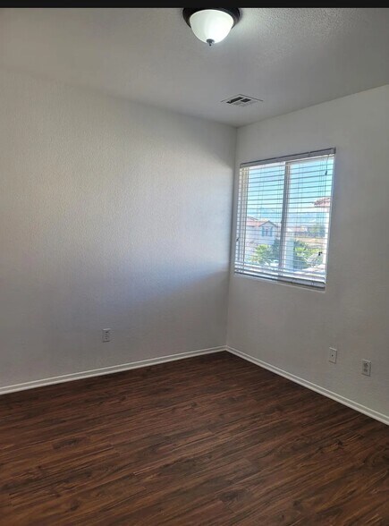 Building Photo - 11666 English Ct