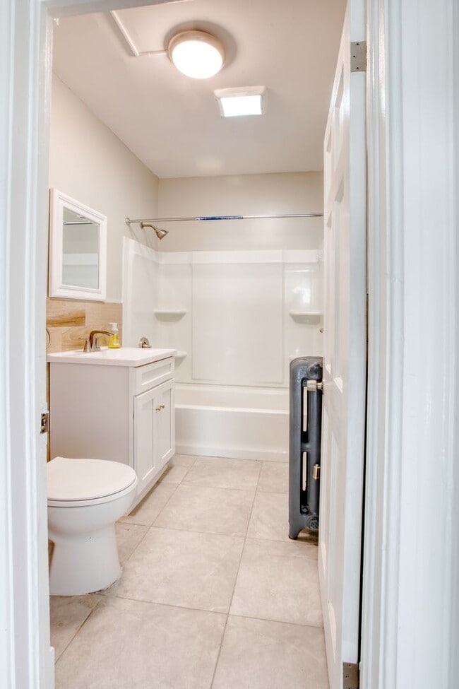 Building Photo - 325 Chestnut St