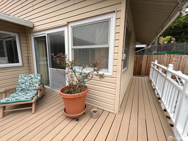 Building Photo - 1032 Everglades Dr