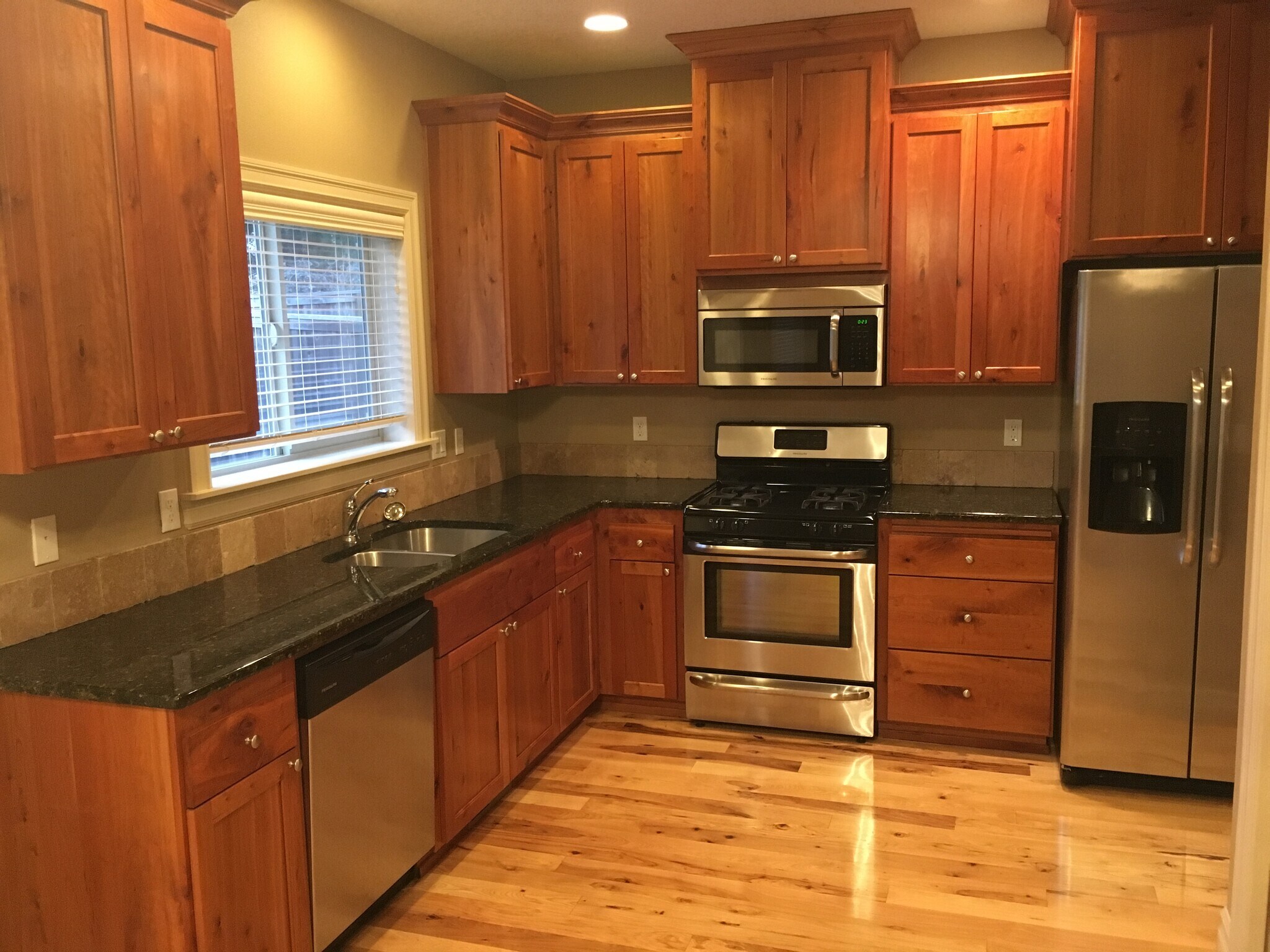 Kitchen - 2060 SW Kendra St