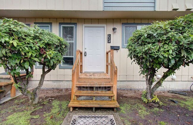 Building Photo - 224 NW 12th Ave