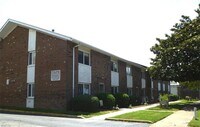 Building Photo - 1063 W 48th St